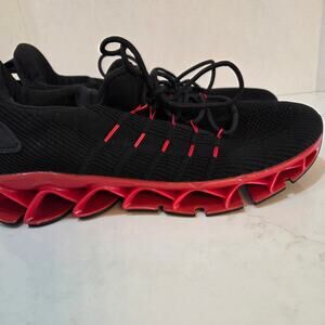 Men's Blade Running Sneaker, European Size 44 or U S.A  is 10-10.5